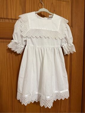 Vintage White Eyelet Lace Trim Girls' Dress size 6
